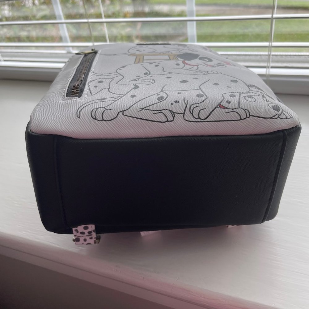 New Disney Bioworld 101 Dalmatians White and Black Mini Backpack - Picture 9 of 12